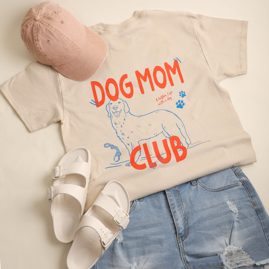 Dog Mom Club Golden Retriever t-shirt in sand
