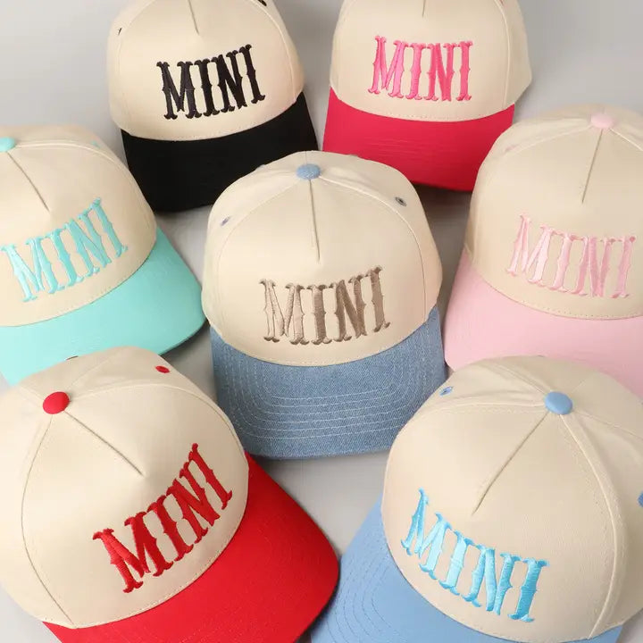 Mini lettering embroidered two-tone baseball cap