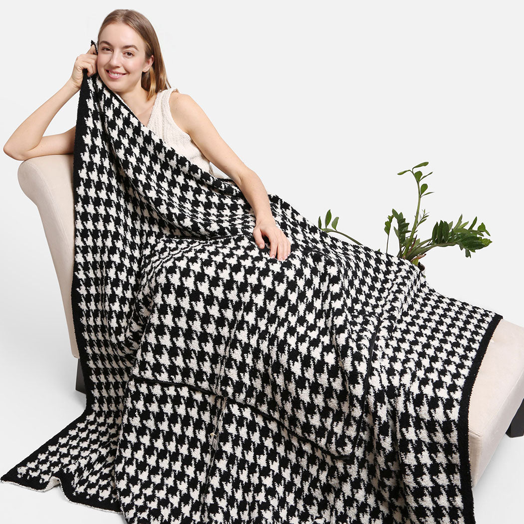 2 In 1 Houndstooth Print Throw Blanket & Pillow - Fashion CITY