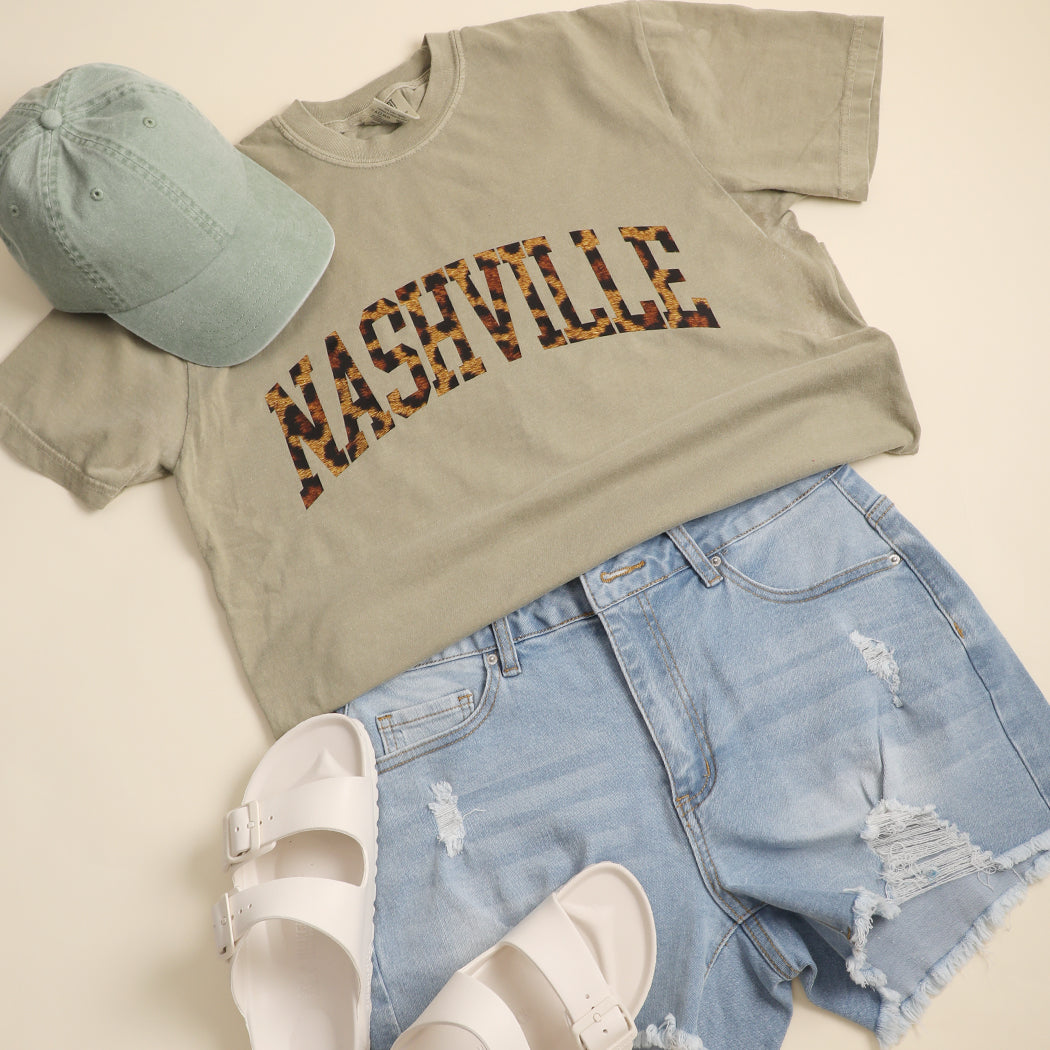Nashville leopard print garment-dyed t-shirt in sandstone