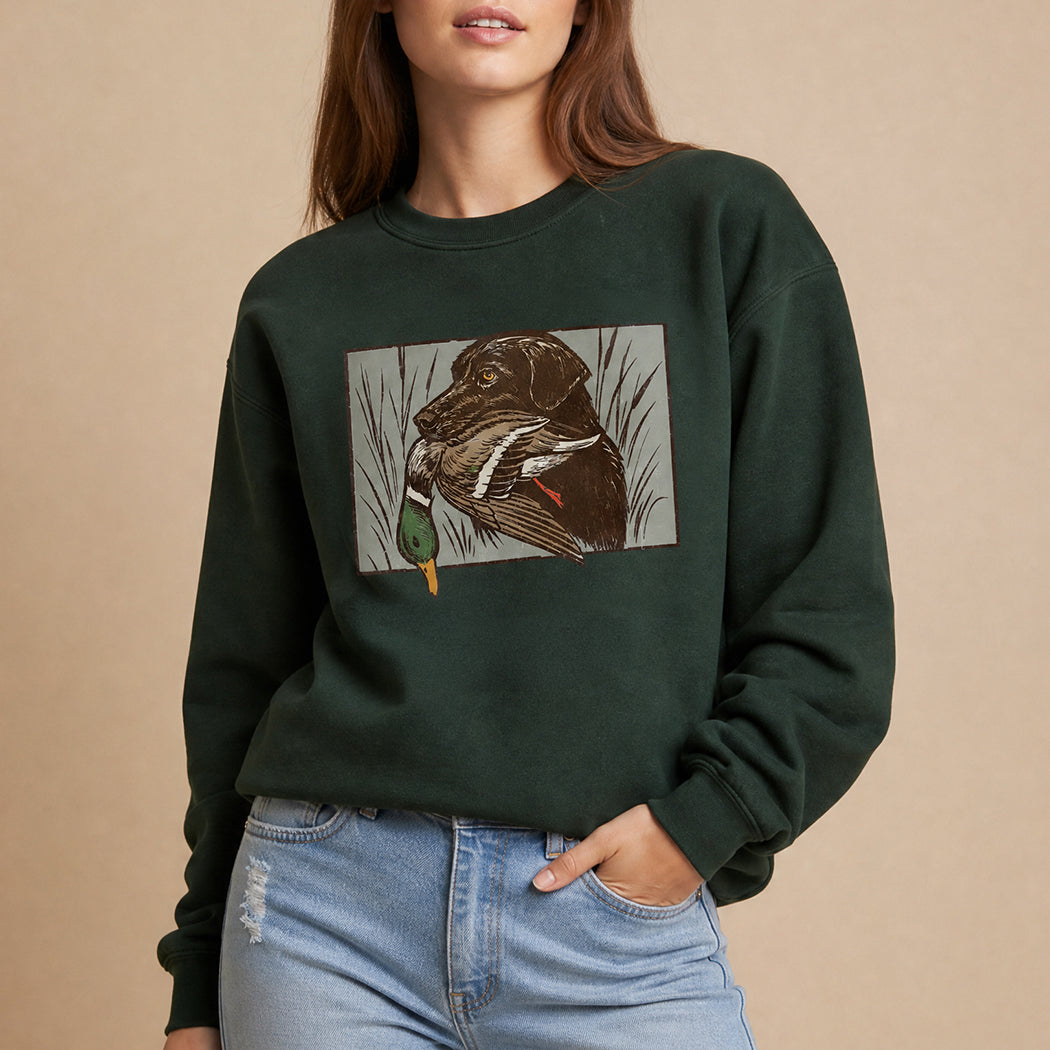 Hunting dog and duck graphic sweatshirt in forest green